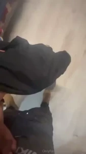 Su novio me lo trajo hasta la puerta de mi casa para que se lo garche