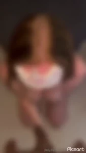 S nderknullad var s bl t och k t se hur den h r stora kuken tar hand