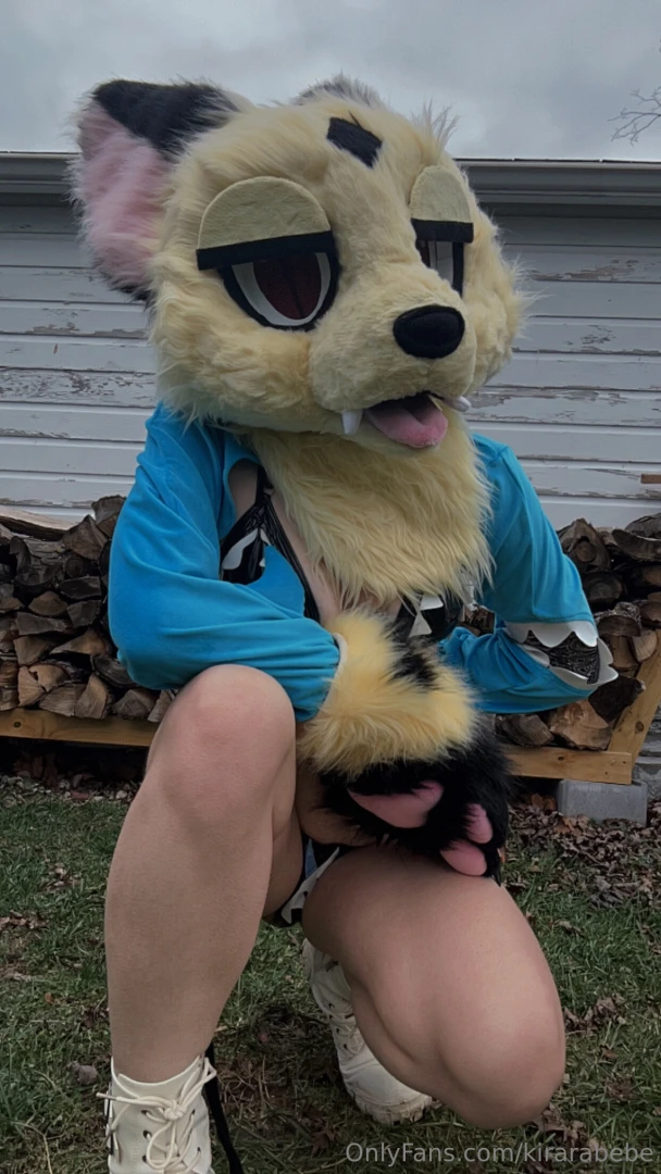 Couple of the jinx cosplay photos i have 2 christmas set photos coming 