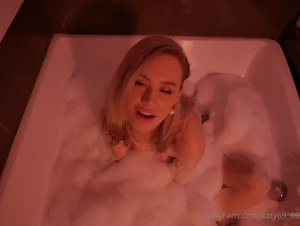 Dark hot slippery do you think i m describing a bubble bath or