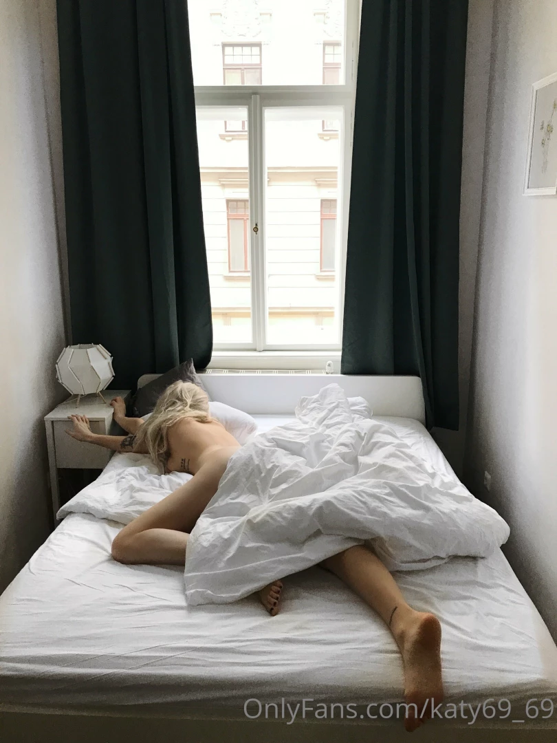 After a rough weekend i don t want to get out from under the covers 