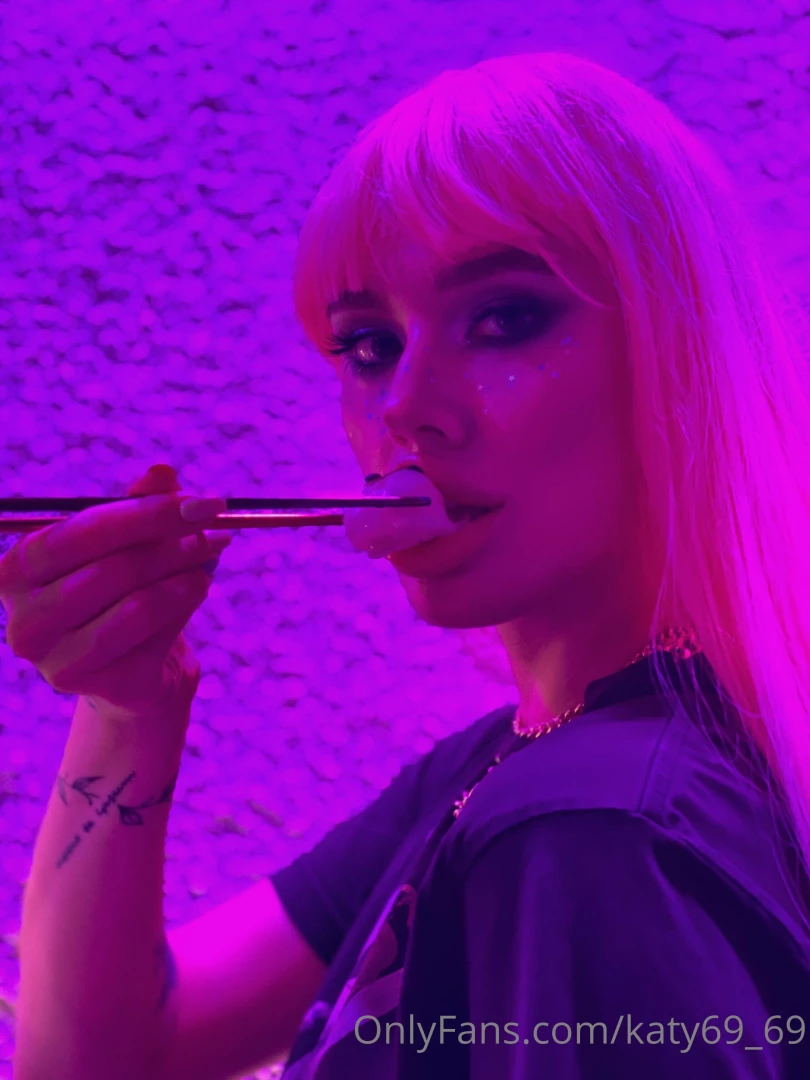 A well-fed woman is a satisfied woman i love when they can feed me 