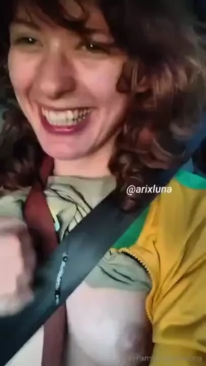 Que conste que no segu para no distraer m s a mi compi que iba 