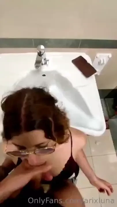 Mamada en el ba o parte 2 