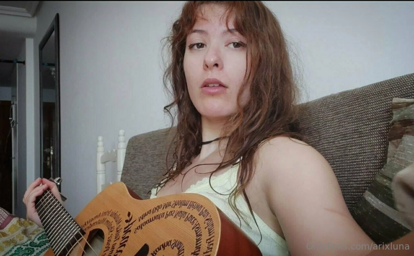 Iba a ense aros un temazo de los m os pero justo me son el timbre y 