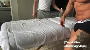 23 mins of heaven with this gorgeous man have good wank guys massage