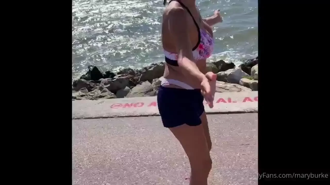 Beach rollerblade 