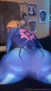 This samus cosplay tho