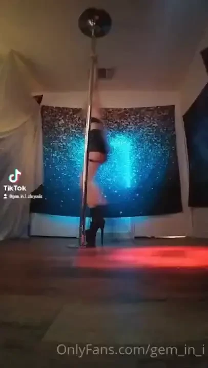 This first tik tok video is actually not on tik tok its too spicy for part 1 