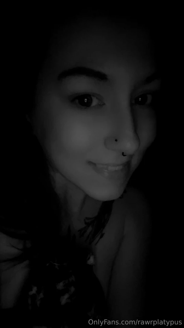 Watch my face as i pleasure myself and listen to me moan 