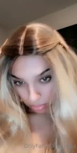 I got a new wig should i make sexy content in it sneak a peak