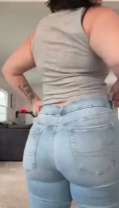 Jiggly in jeans
