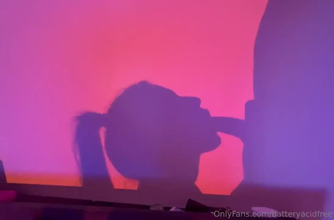 Sucking dick makes my pussy drip 