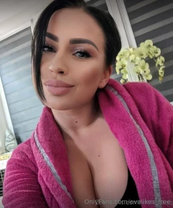 Hi i m victoria victoriaqq get a look inside my private life things i part 1