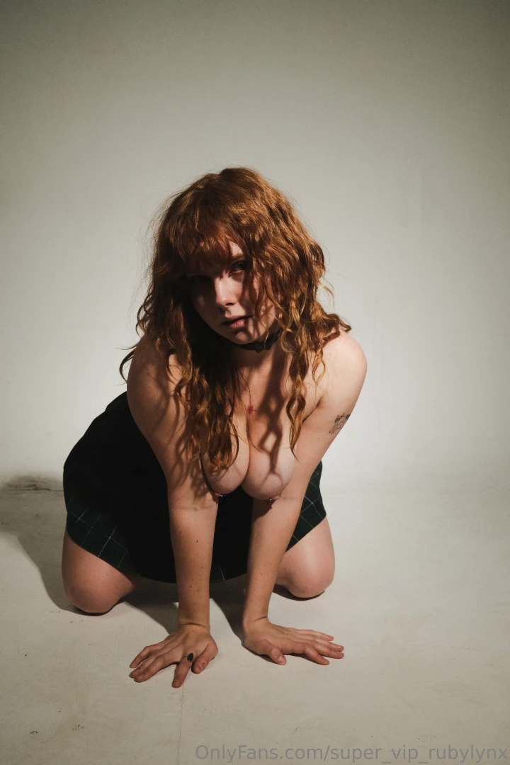 On the edge between tenderness and insane desire tell me what thoughts 