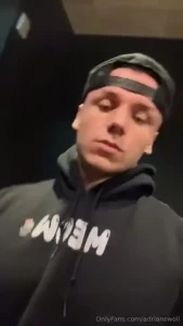 Adrianswoll