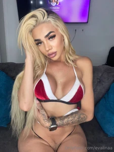 Wanna spend the chrstimass together my whore