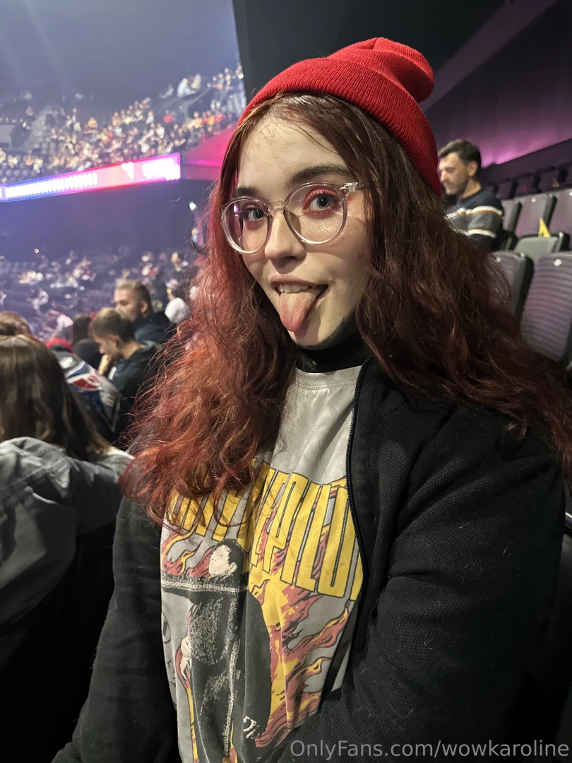 One day when karolina got out of her den a road trip a rock concert part 1 