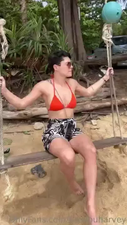 A sexy nipple flash to make you go hard goes a long way 