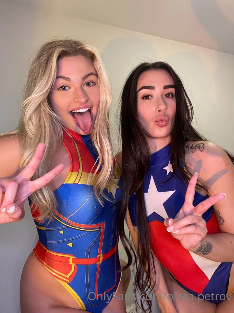 Who s the better super hero babybiancaluv 