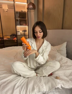 If i m not my own queen who else is