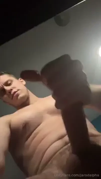 Who wants to be under me serious comment how you would serve me 