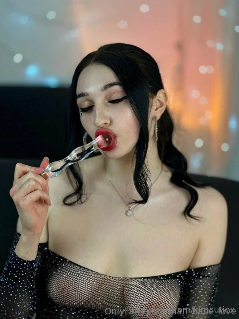 Mari_babe_love this playful babe mari_babe_love is waiting for her part 14 