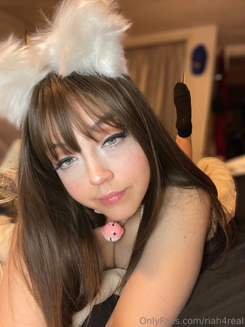 riah4real - I m your catgirl pet me 