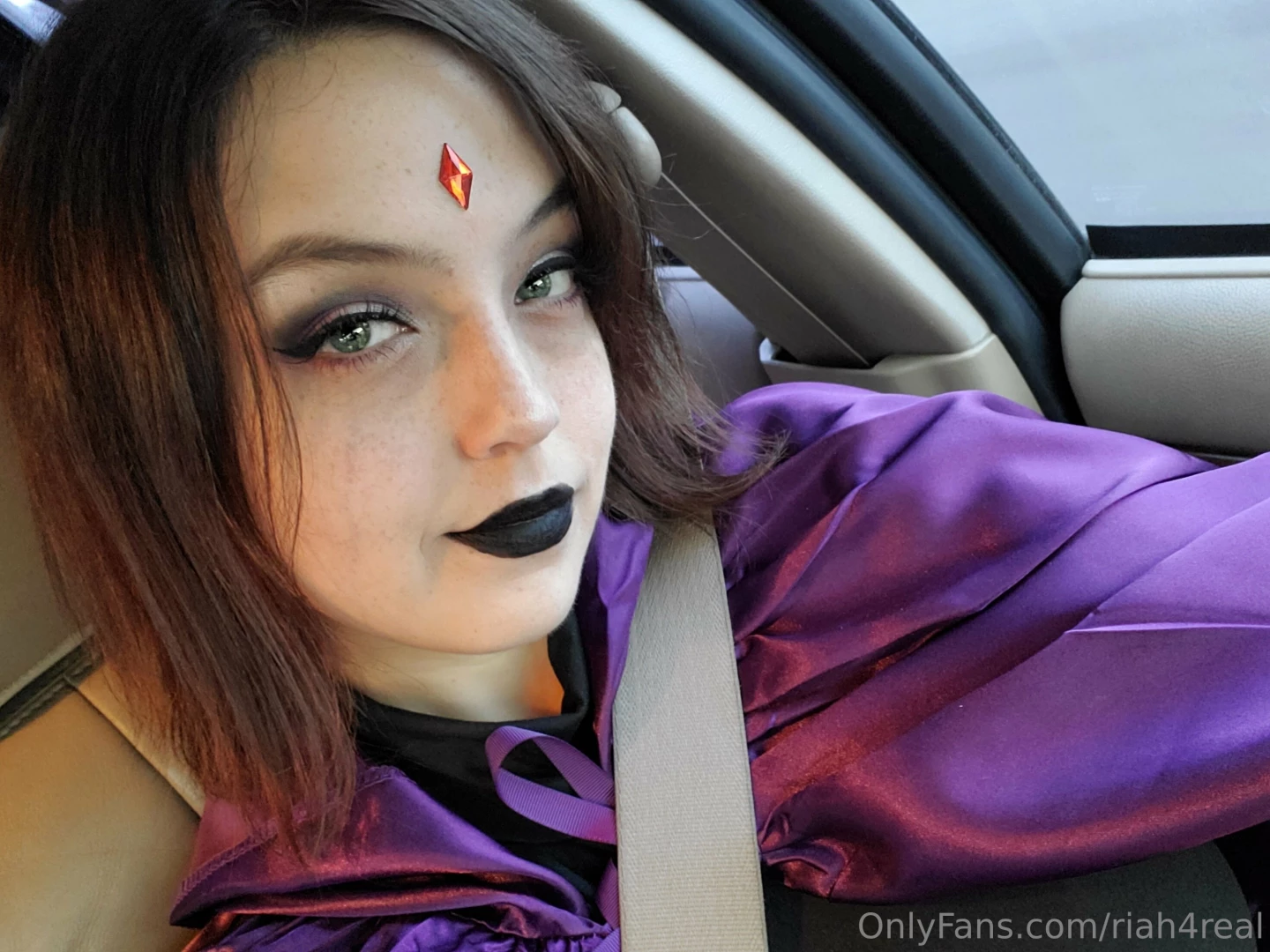 Happy halloween you wanna see the whole outfit 