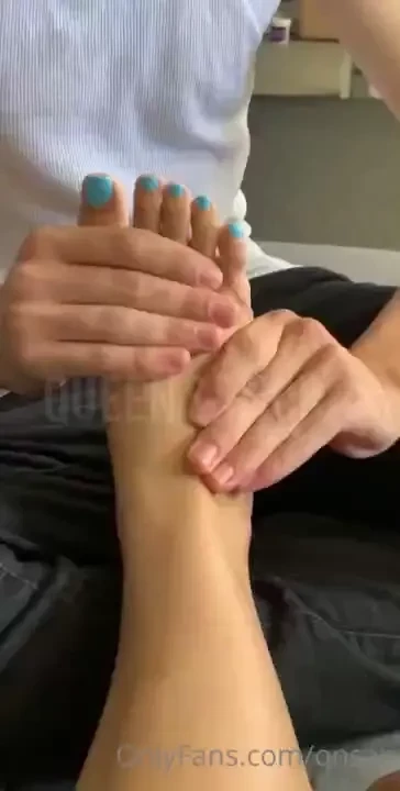To my feet lovers enjoy my feet being rubbed on and some release moans 