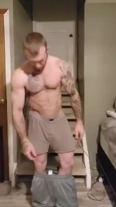 Lil strip tease and play for ya on this humpday