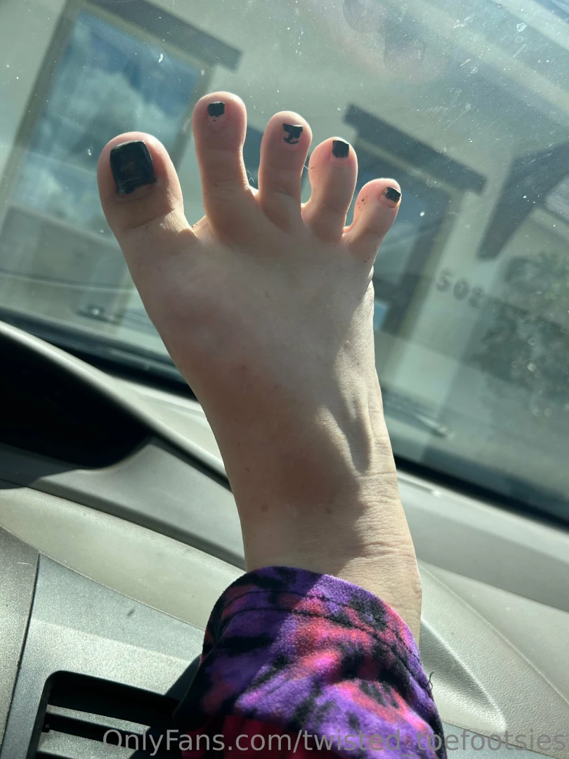 Someone is in need of a pedicure if you would like to treat me to one 
