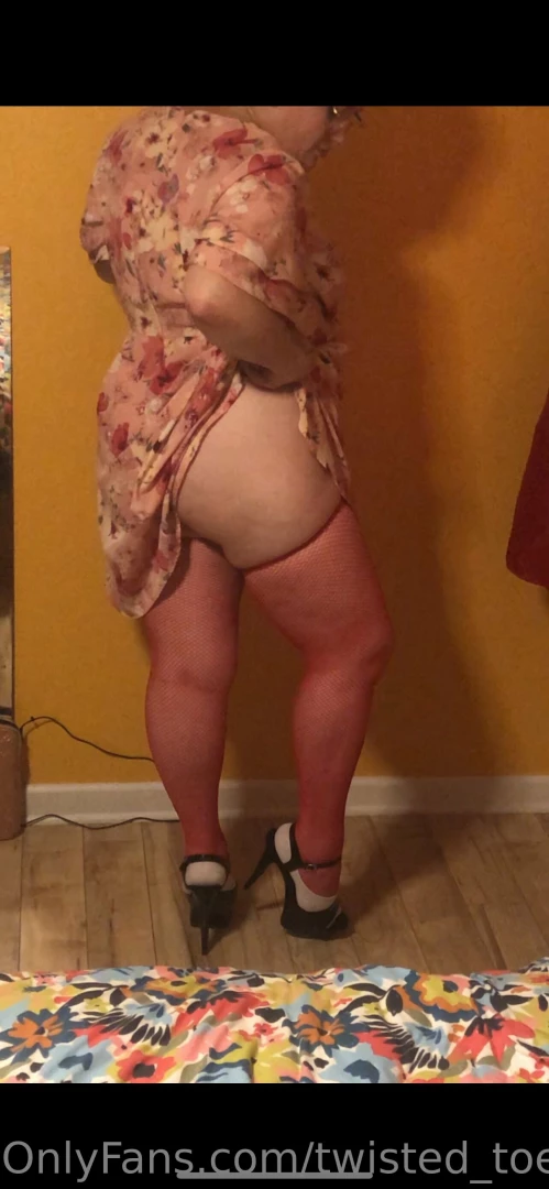 For my foot lovers a few explicit pictures in there from foot jobs part 7 