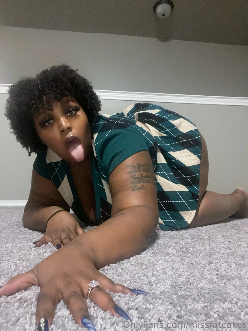 Check your dms baby unlock some videos and tip me today 