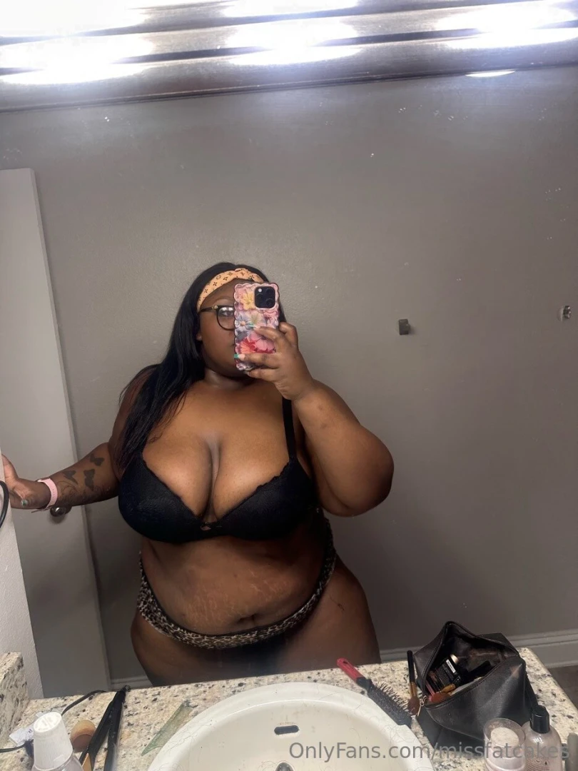 Your favorite thick girl just woke up should i send you something to 