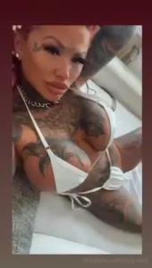 Look at my huge round big fake tits and i will double pump my fake
