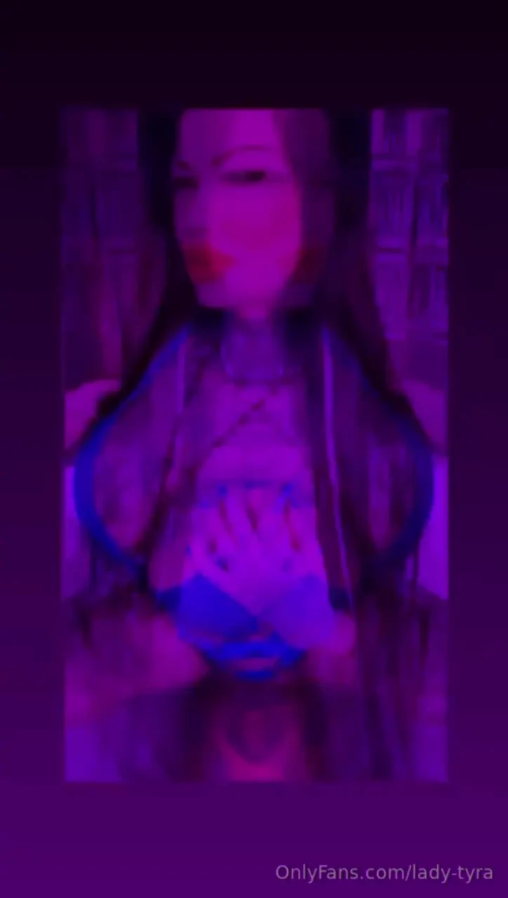 Cum on my big fake silicone tits 