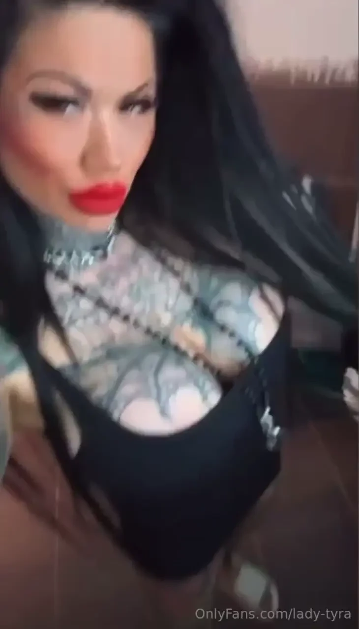 You like my big fake tits and lips part 1 
