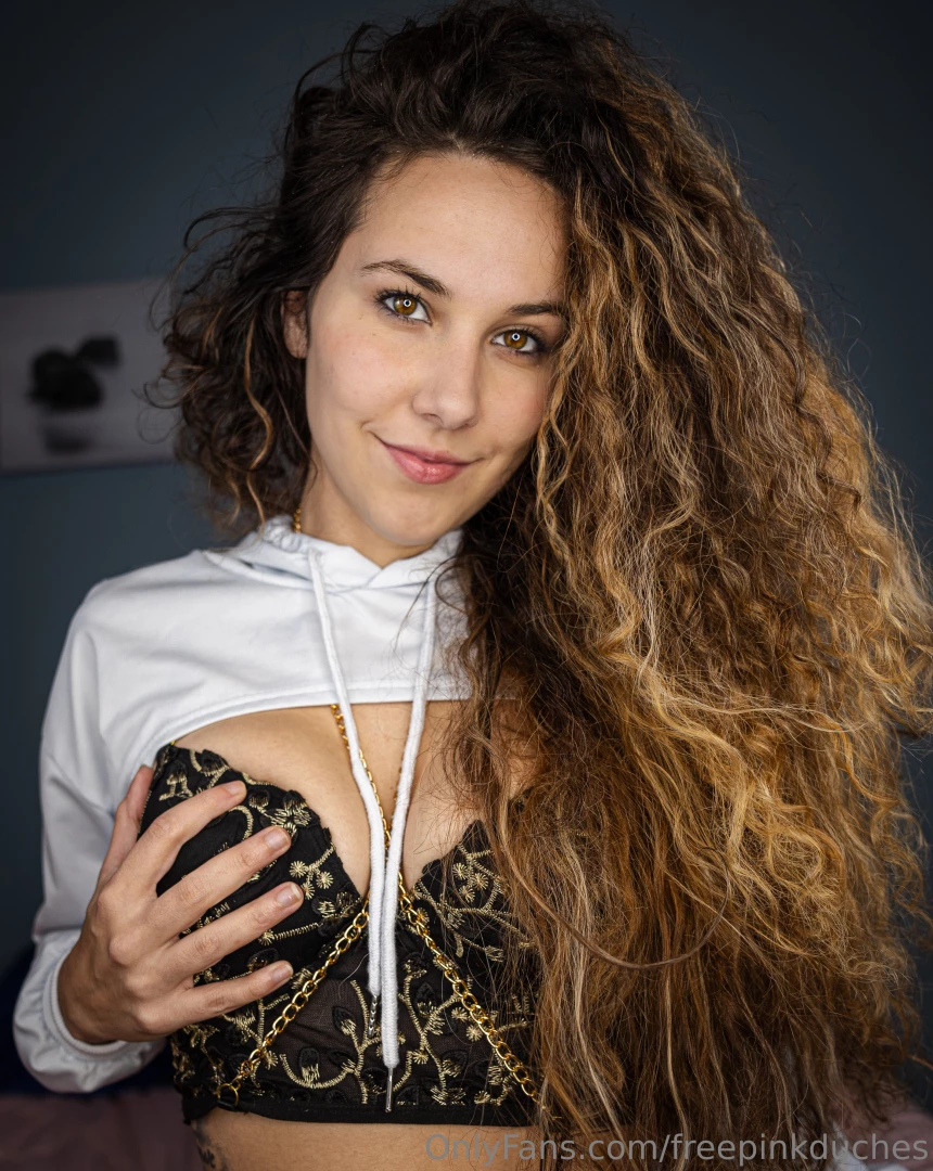 Feel free to message me anytime i don t use assistants its always me 