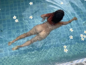 23 - n08 - pool with flowers had so much fun at my friend s bd i kept part 6