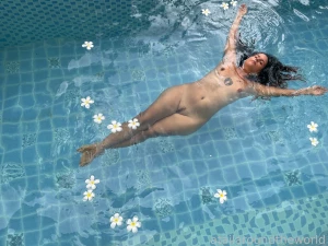 23 - n08 - pool with flowers had so much fun at my friend s bd i kept part 5