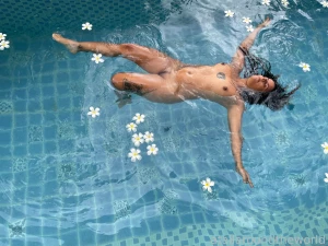 23 - n08 - pool with flowers had so much fun at my friend s bd i kept part 3