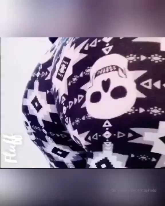 A little fluff and baby twerks for ya c mon and grab a handful 