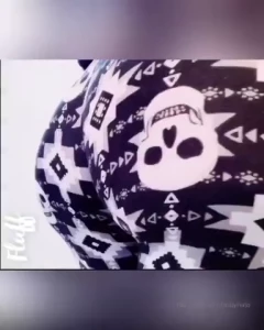 A little fluff and baby twerks for ya c mon and grab a handful