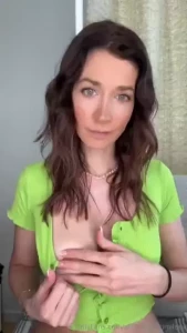 Adoro giocare con le dita e la saliva e tu