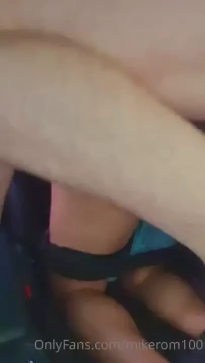 Manuxxx34 no se aguanto las ganas de cogerme y me la meti en el 