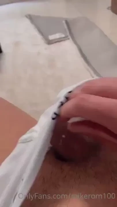 Un seguidor me pidi que le mandara mis calzones con sudor de gym y 