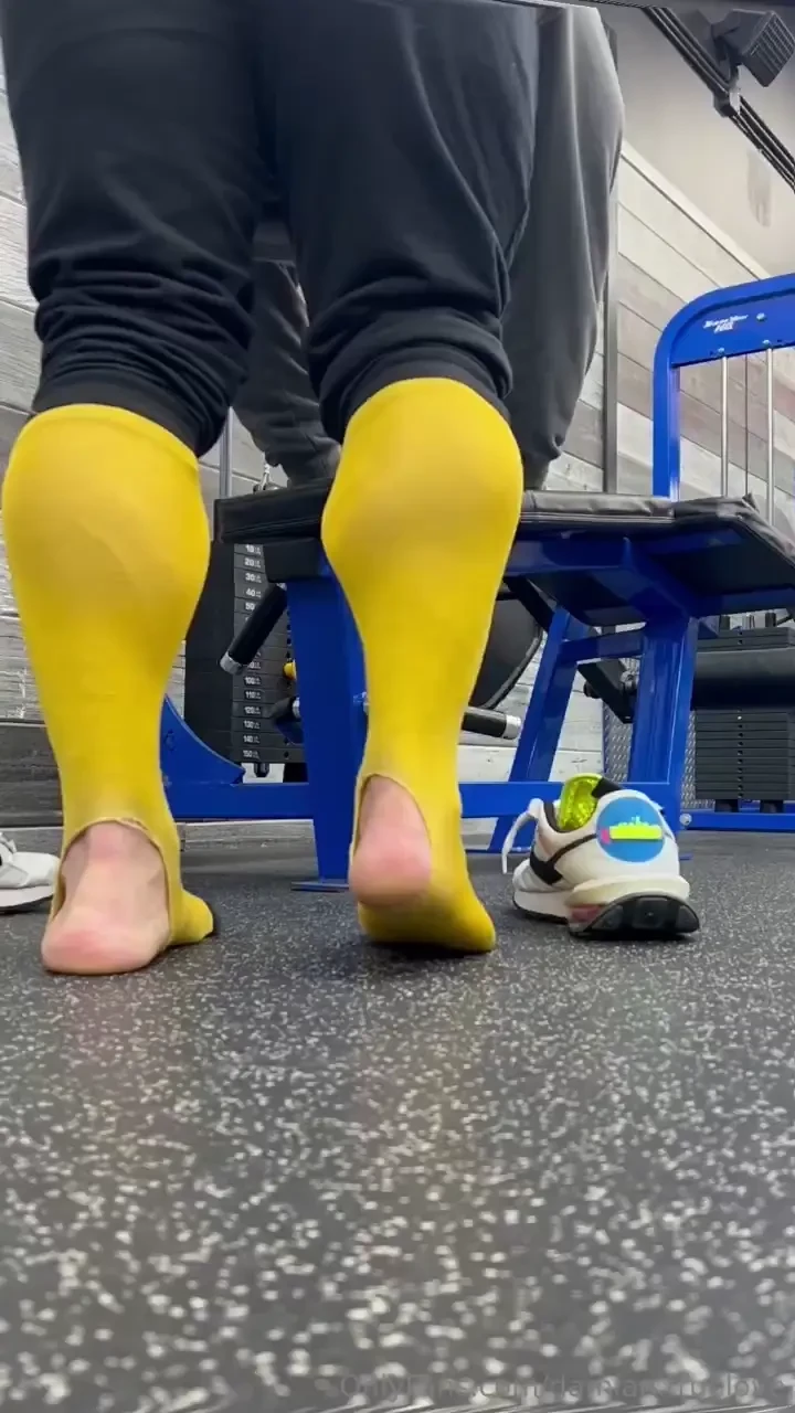 You like watching my socked sweaty gym feet 
