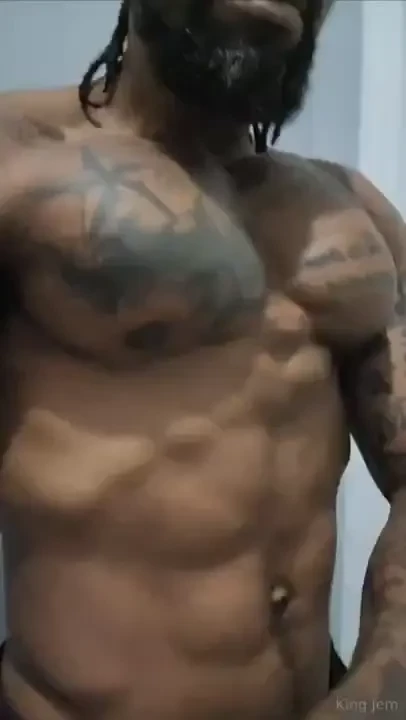 My muscle tits are waiting on u 