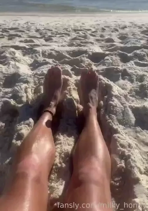 Peek a boo toes feet young fyp 